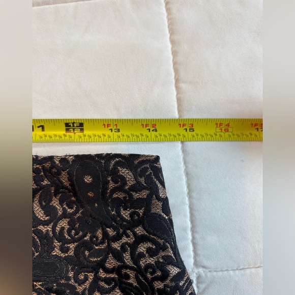 Elegant Black & Gold Lace Patterned Skirt - Picture 6 of 8